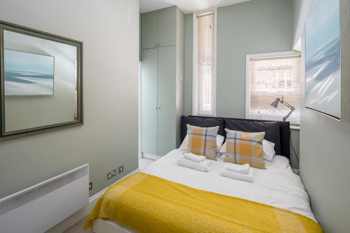 1 minute from Sloane square Homm walkable to Harrods and Kings Road