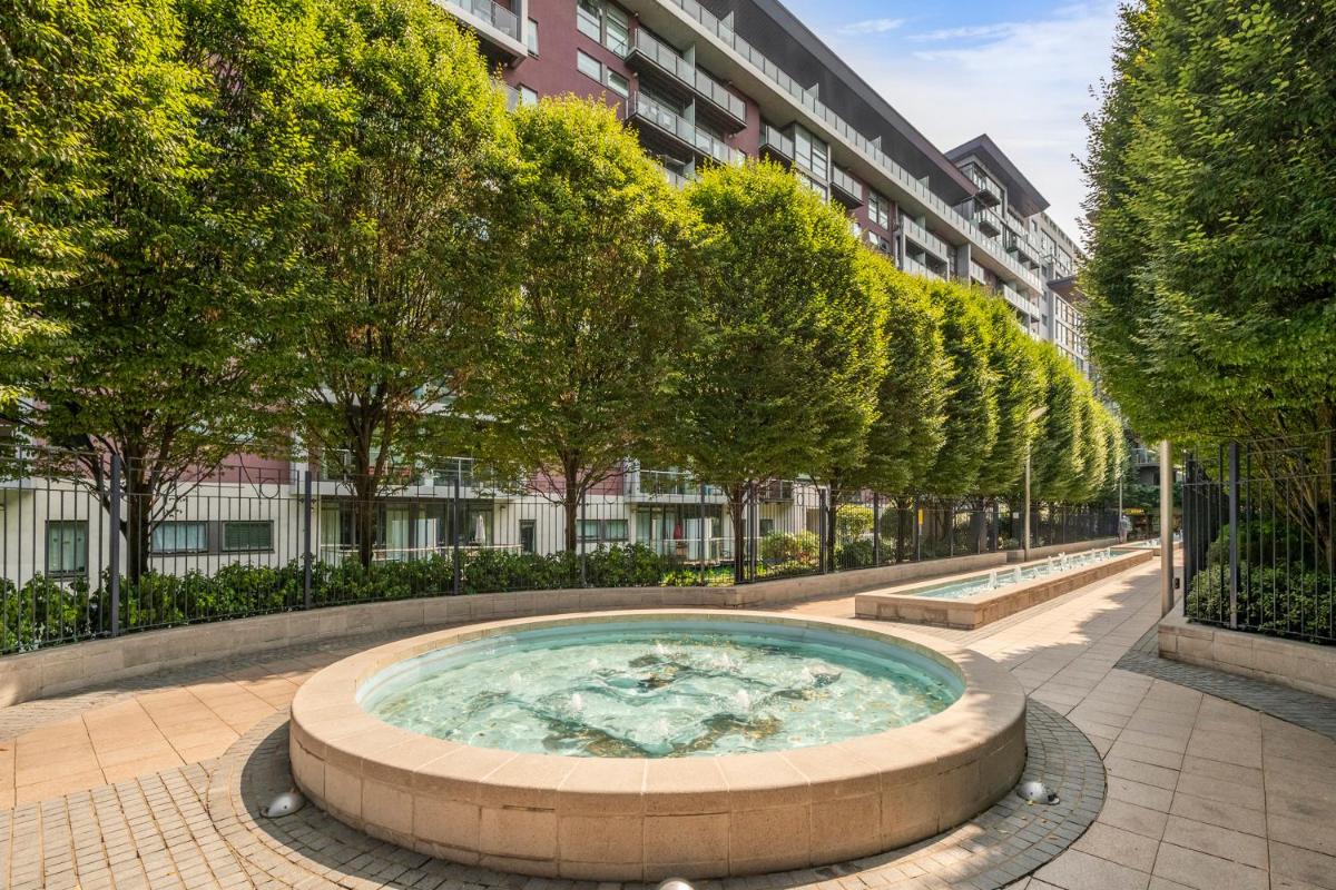 2 Bed Apartment in Chelsea with AC