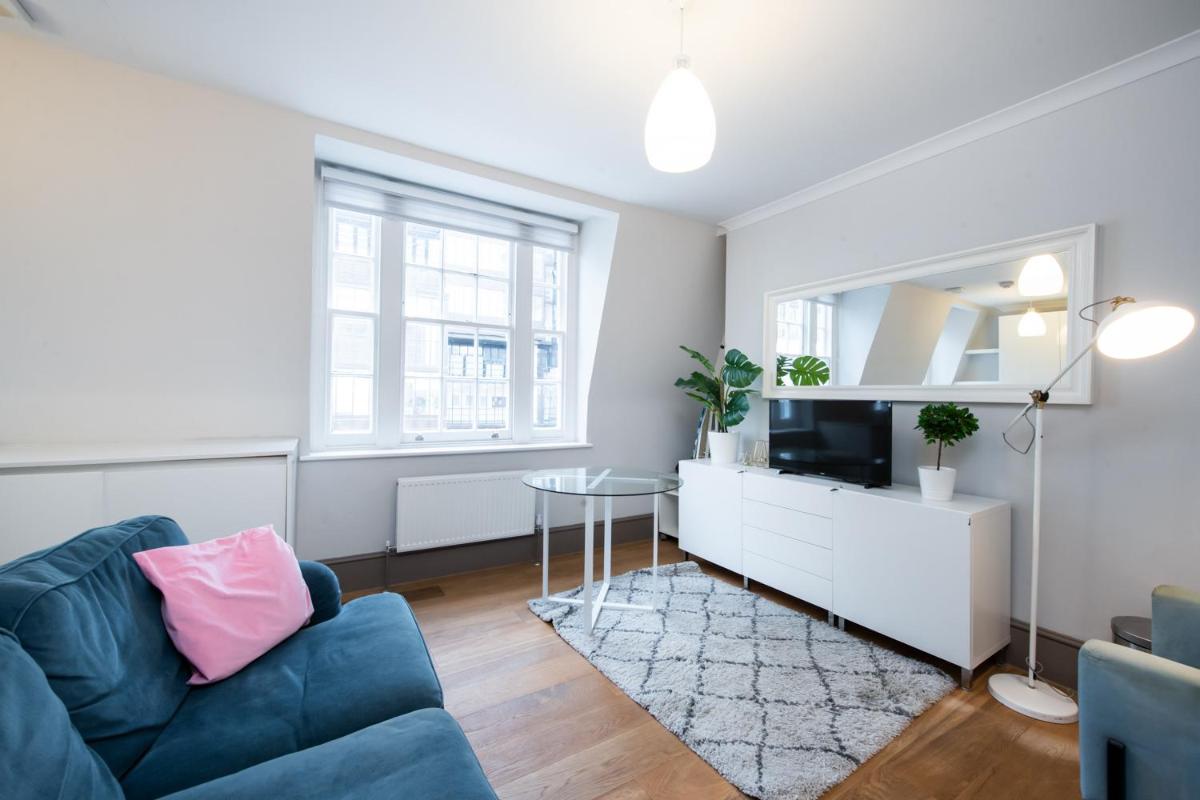 2Bed Cosy Flat in Vibrant Fitzrovia