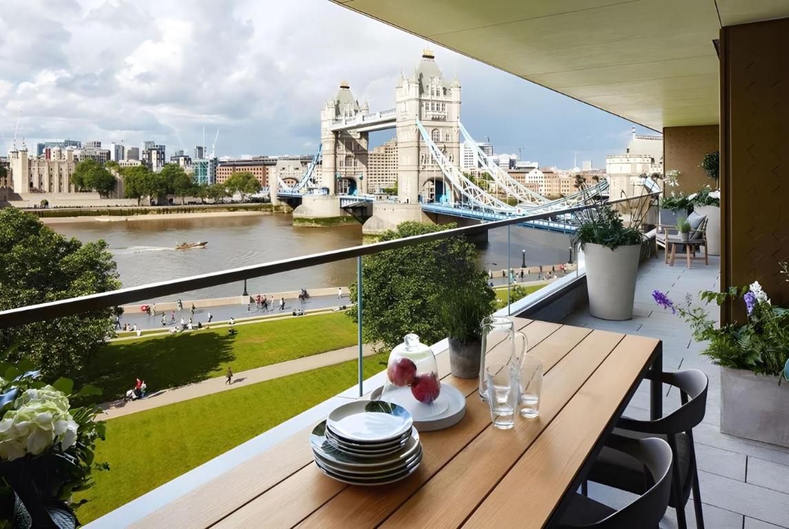 3 Million Pound Luxury Large Tower Bridge Direct Views Sleeps 6