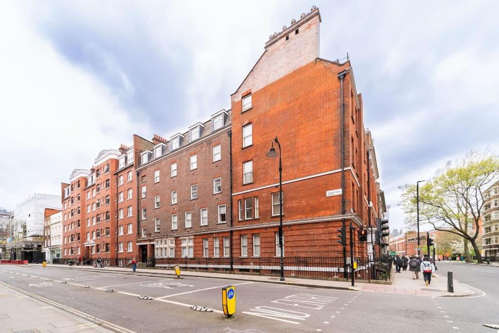 Beautiful one bedroom flat in Tavistock Place