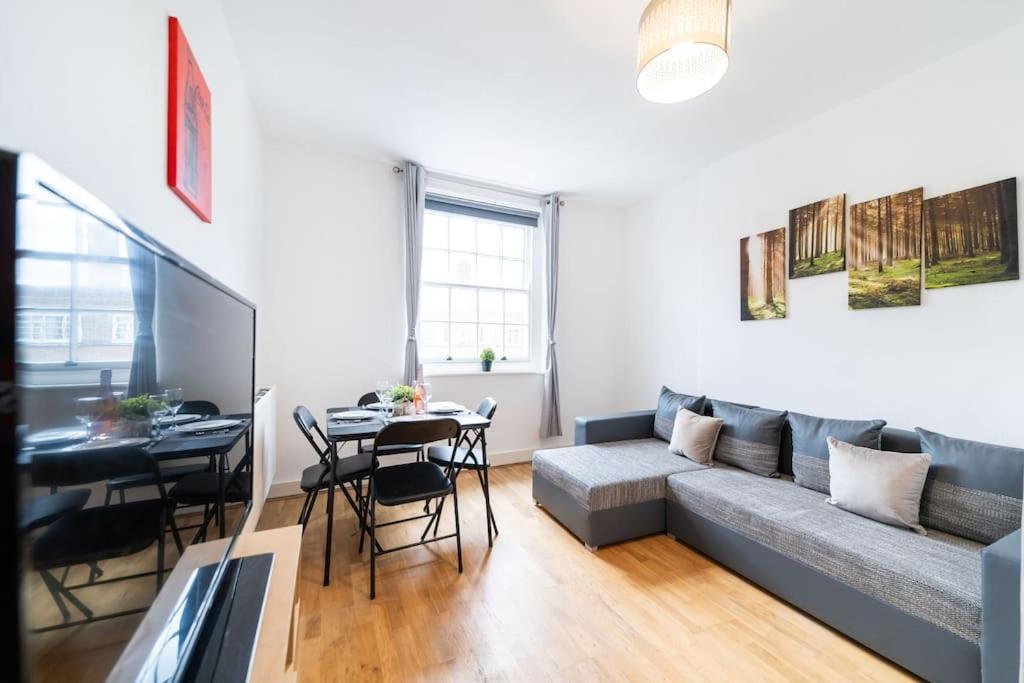 Beautiful one bedroom flat in Tavistock Place