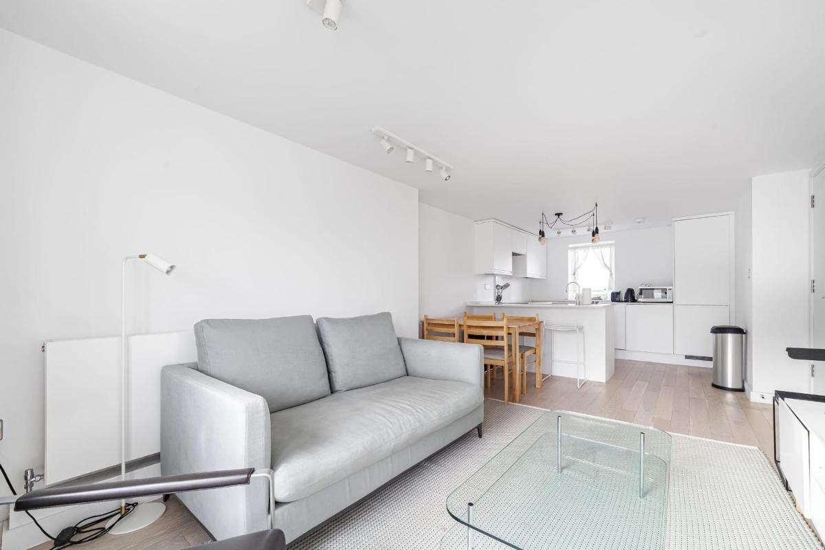 Bright Belgravia Apartment