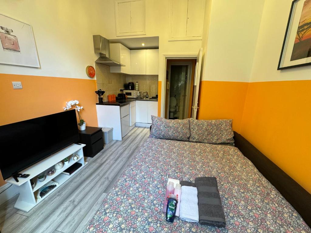 Central, Compact and fashion flat for 4 people with breakfast in Kensington Zone 1