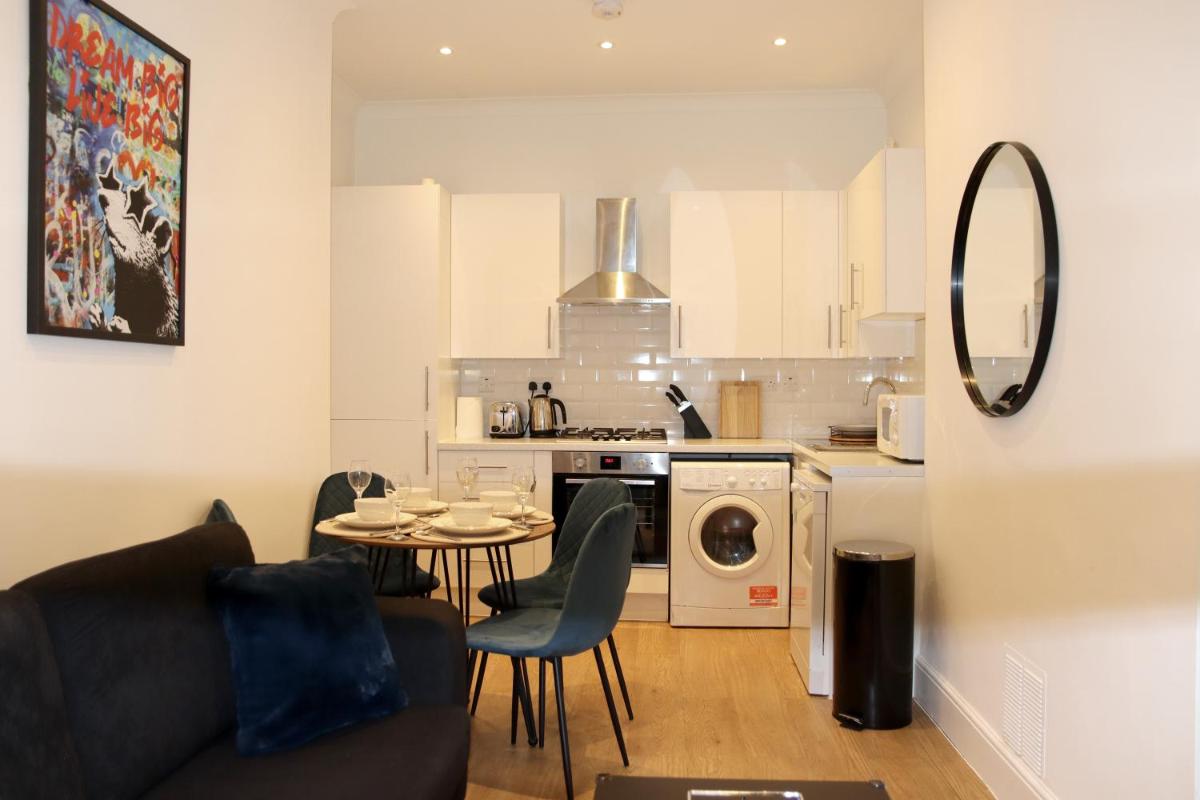 Charming Hyde Park 2Bedroom Flat