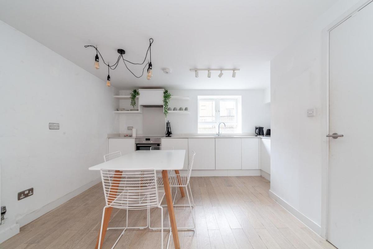 City Relay Two Bedroom Belgravia Charm