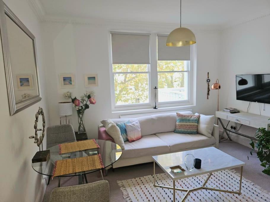 Cozy one bedroom apartment next to Paddington