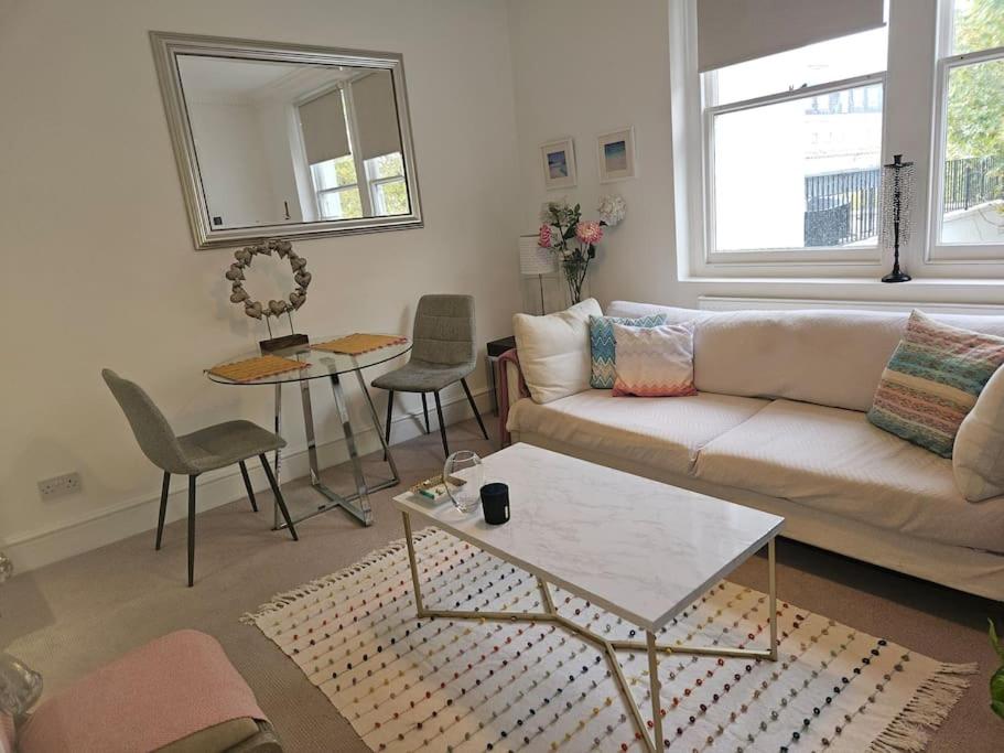 Cozy one bedroom apartment next to Paddington