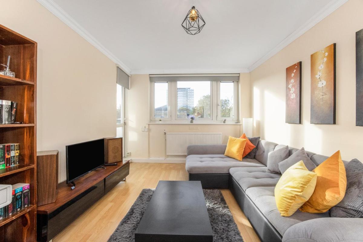 Easy living near Angel and City University