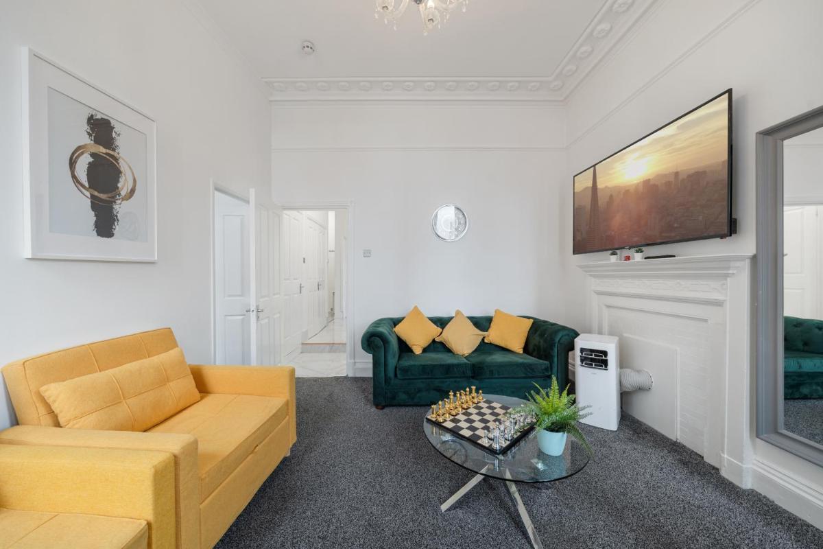 Elegant 3 Bedroom Apartment on Oxford Street Luxury Living in Central London 2GC