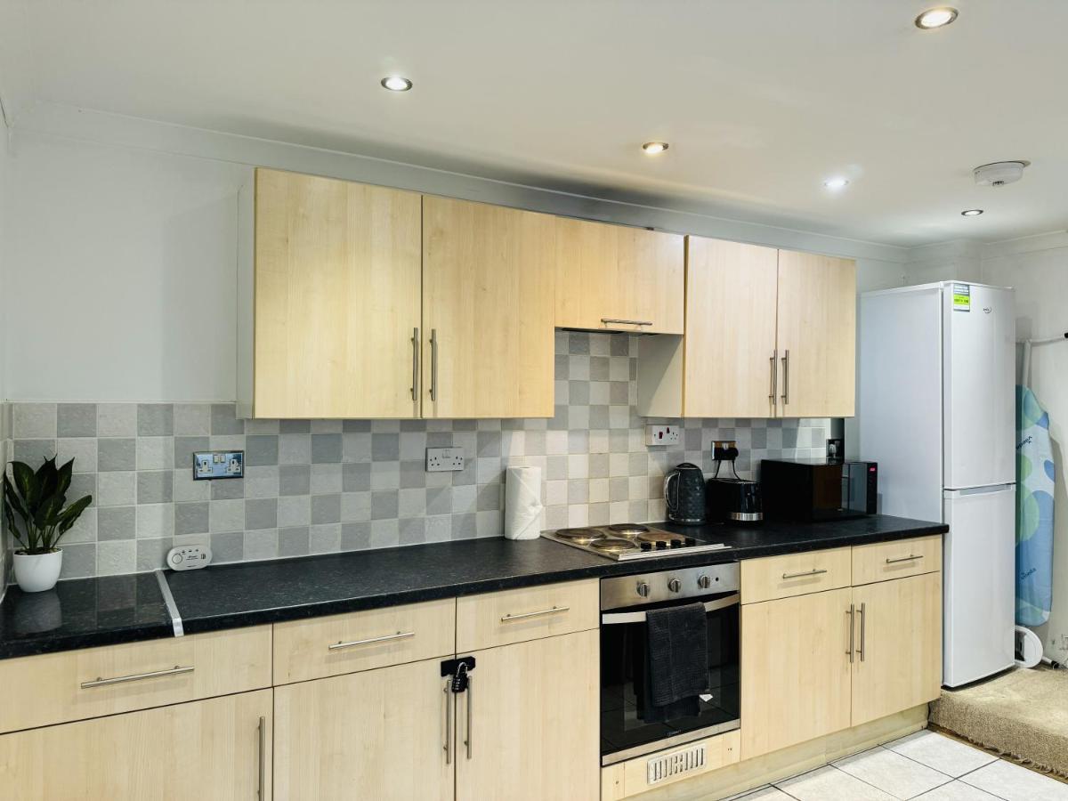 Falcon – 2 Bedroom Ground floor flat in Central London