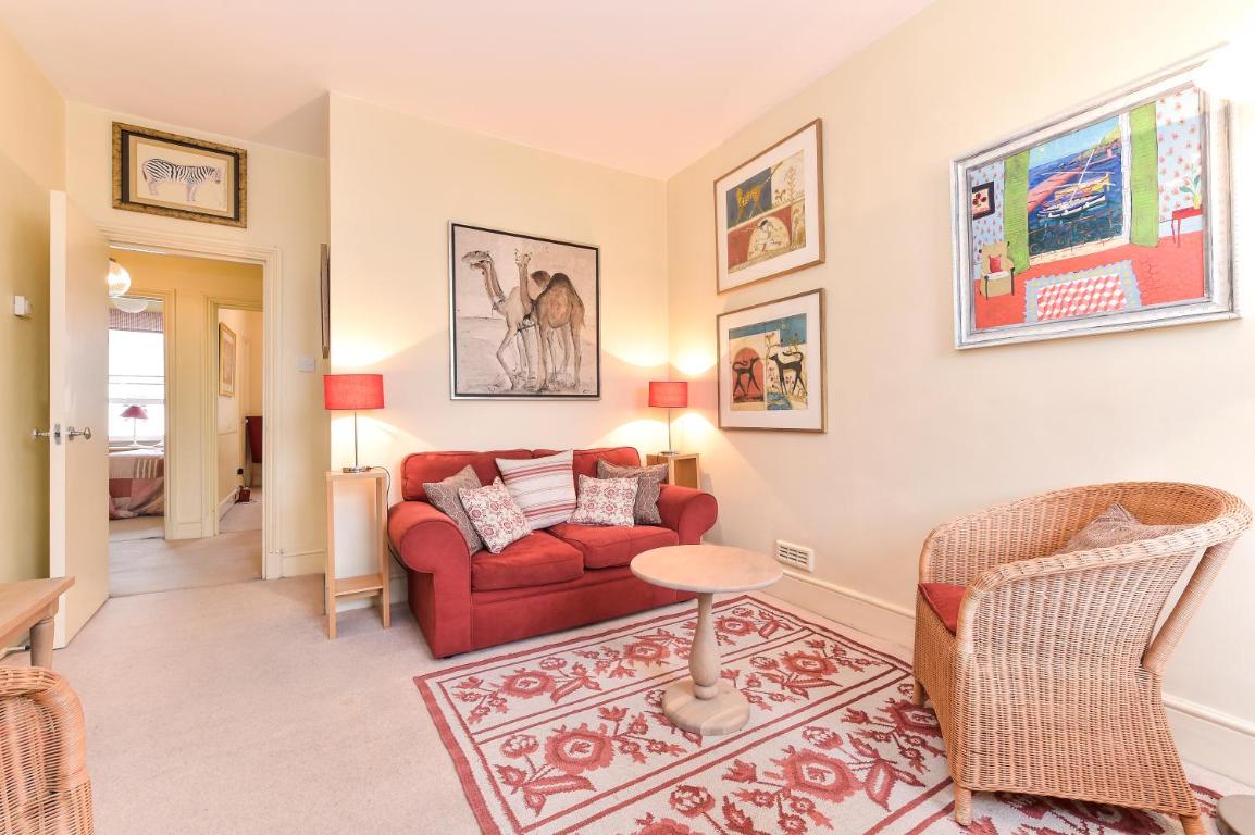 JOIVY 2 bed flat in the heart of London, close to Victoria Station