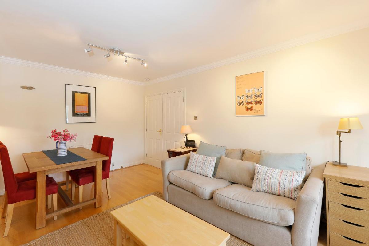 JOIVY Sunny 2-bed Apt with terrace, 15mins to London Eye