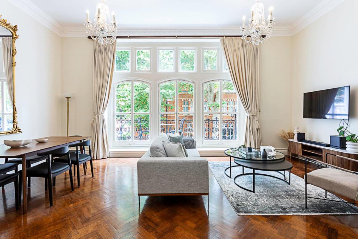 Lovely Stylish Two-bedroom Kensington Home