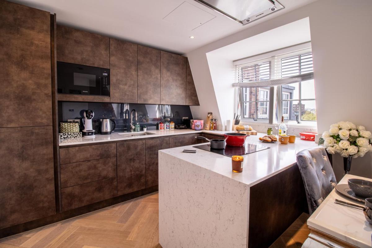 Luxurious 1-Bedroom Penthouse in Marble Arch 71