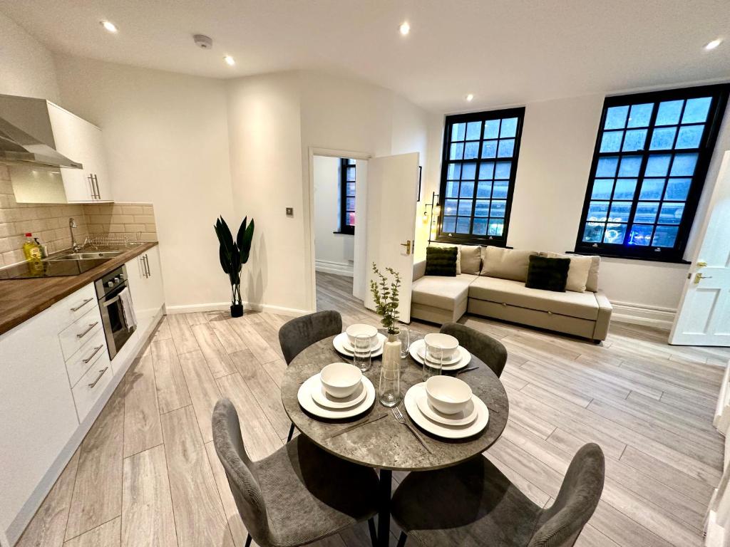 Modern 1-Bedroom Apartments in Shoreditch, Old Street