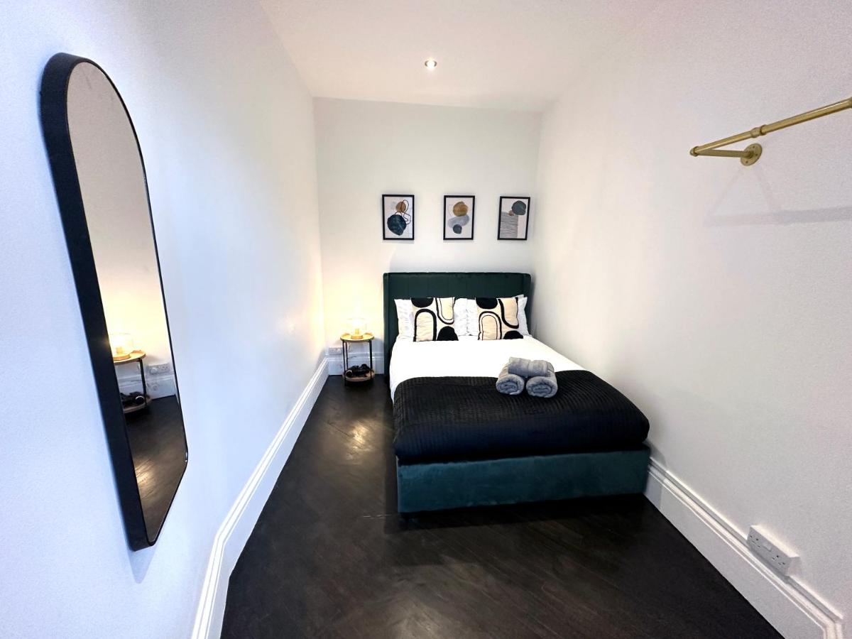 Modern 1-Bedroom Apartments in Shoreditch, Old Street