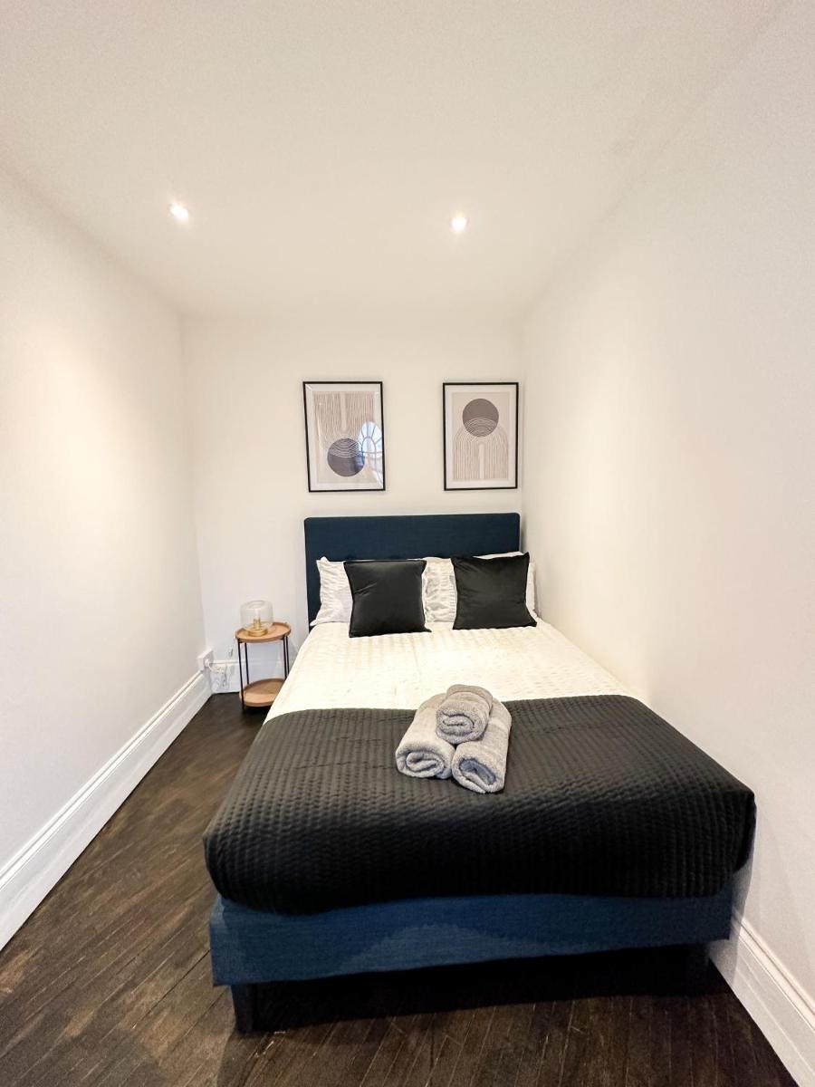 Modern 1-Bedroom Apartments in Shoreditch, Old Street