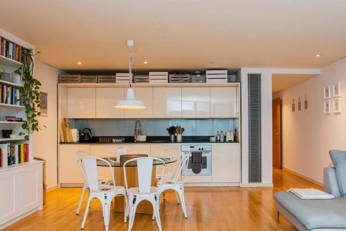 Modern 3 Bedroom Apartment in Paddington