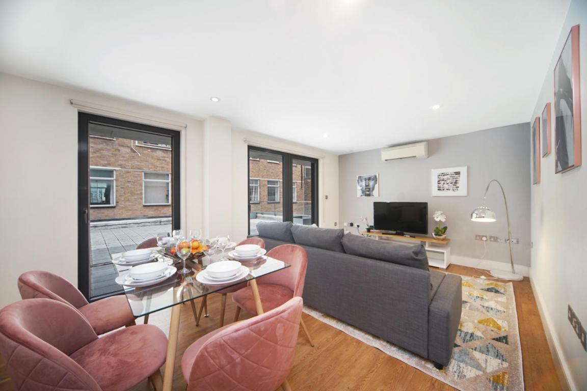 Modern Apartments in Bayswater Central London FREE WIFI & AIRCON by City Stay Aparts London