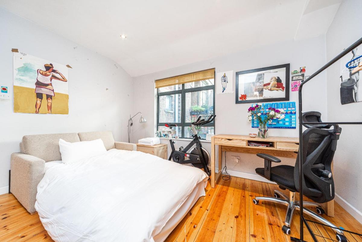 Pass the Keys – Trendy flat with private terrace in Central East London