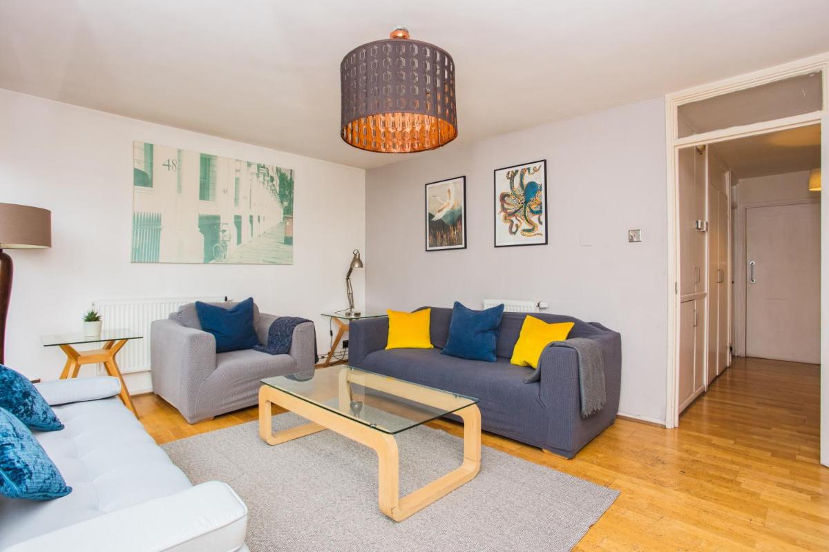 Spacious Central 3 Bedroom Apartment in Old Street