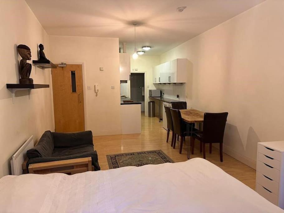 Studio Flat In Central London