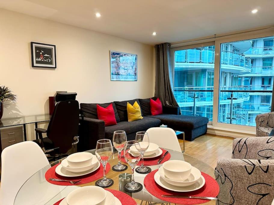 Stunning 2 Bed Thames River View – Central London