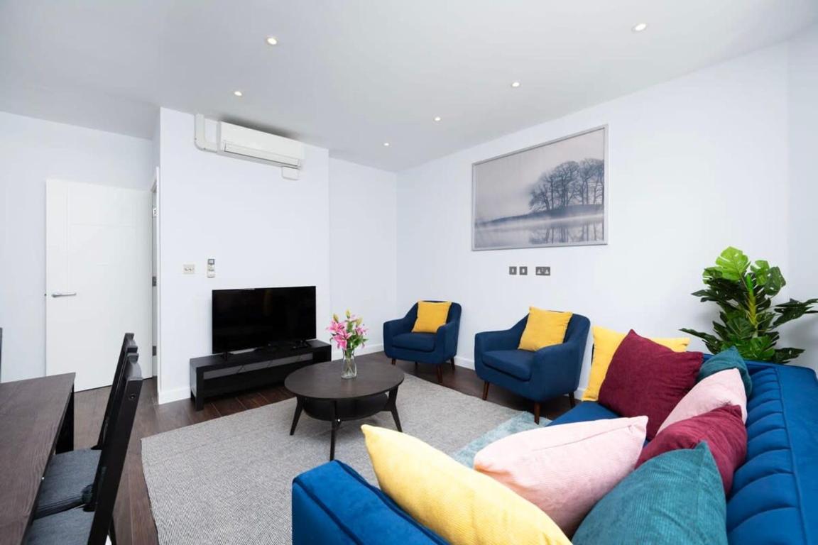 Stylish 3BR Flat in the Heart of Soho London