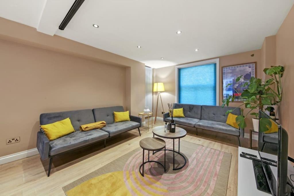 Stylish Apartment in Euston and near Camden with Private Roof Terrace