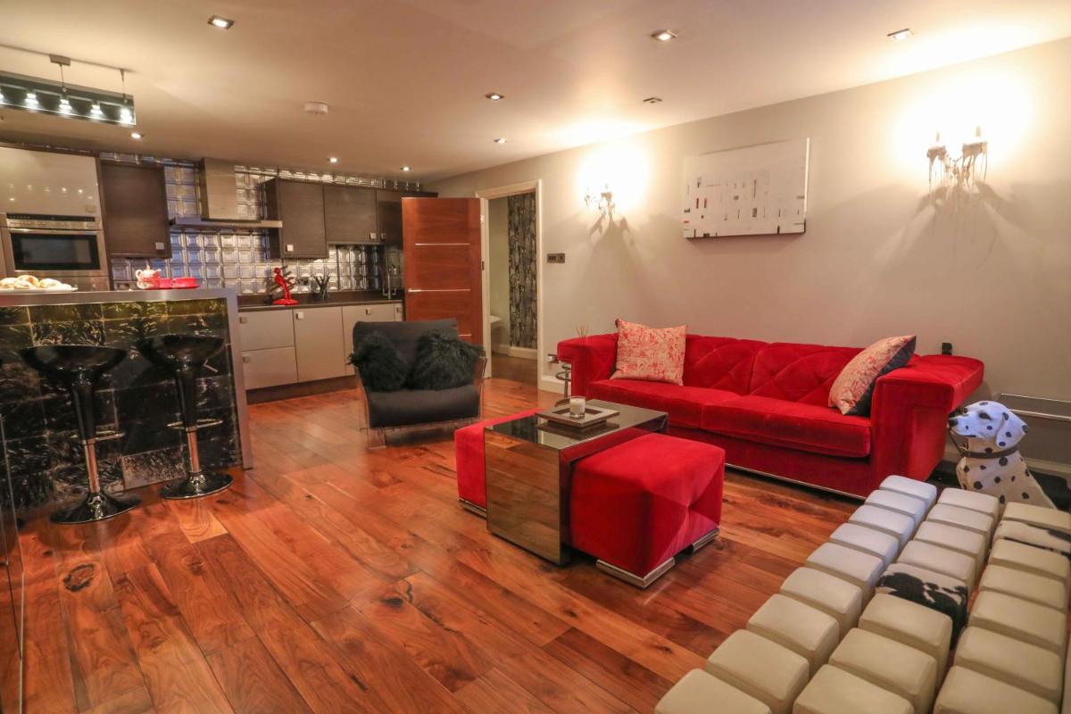 The London Nest: 2BR City Haven