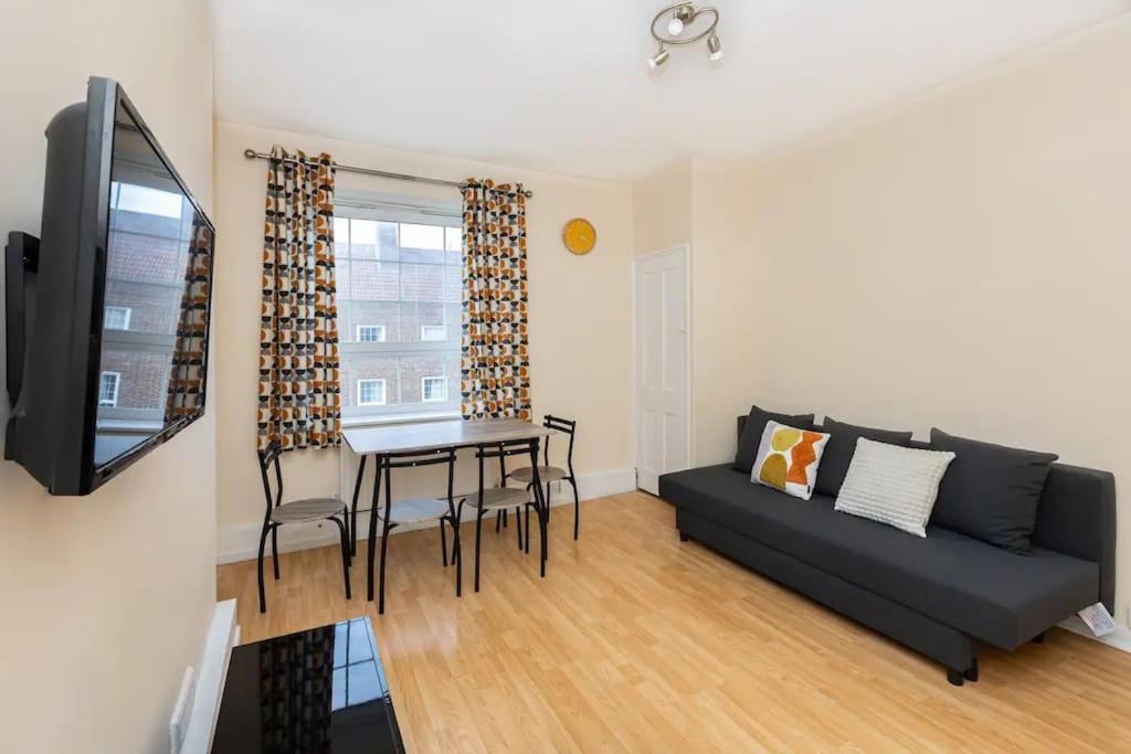 Tranquil 1BR in South Bank with onsite parking