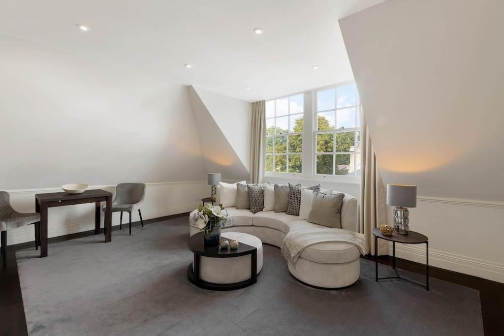 Wonderful Knightsbridge Apartment by Harrods