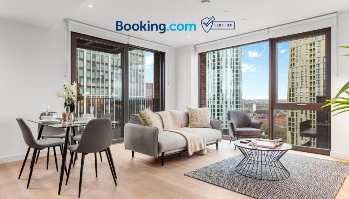 Central London New 2 bedroom flat Riverview Balcony