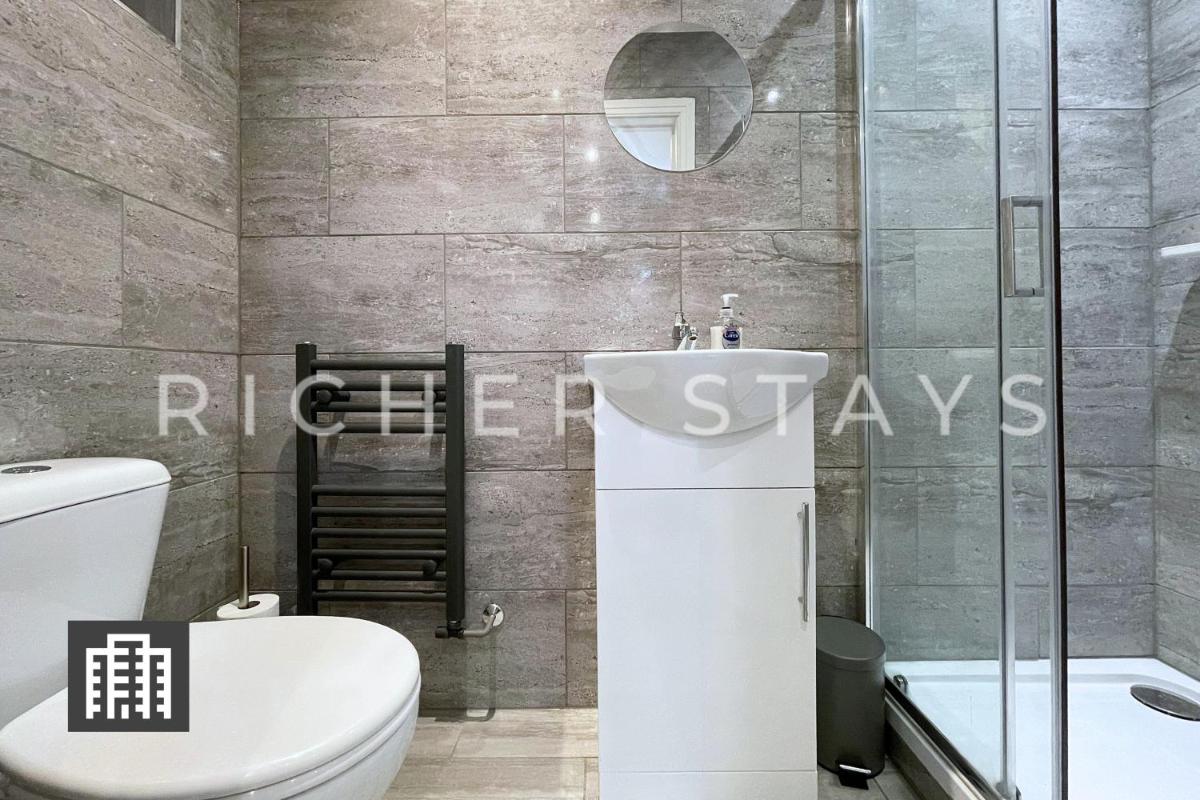 Hackney Suites – En-suite rooms & amenities