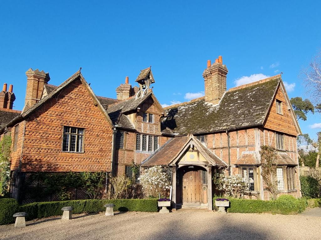 Langshott Manor – Luxury Hotel Gatwick