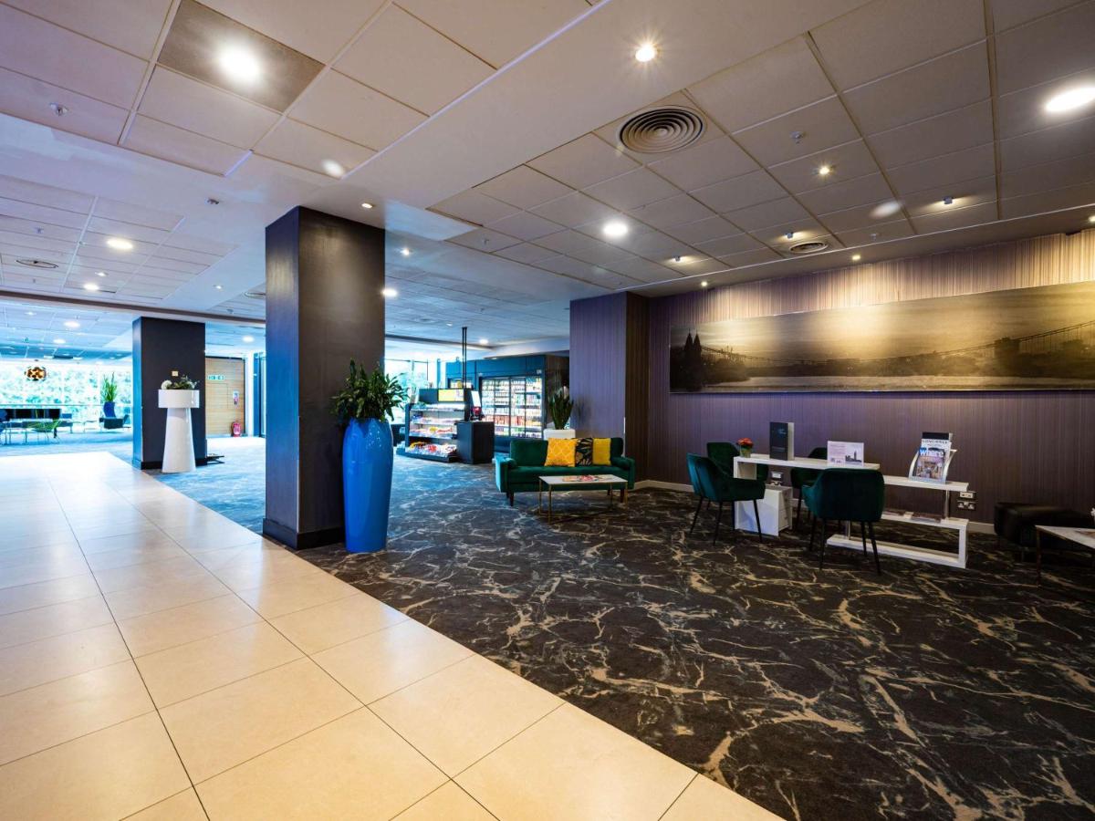 Novotel London West