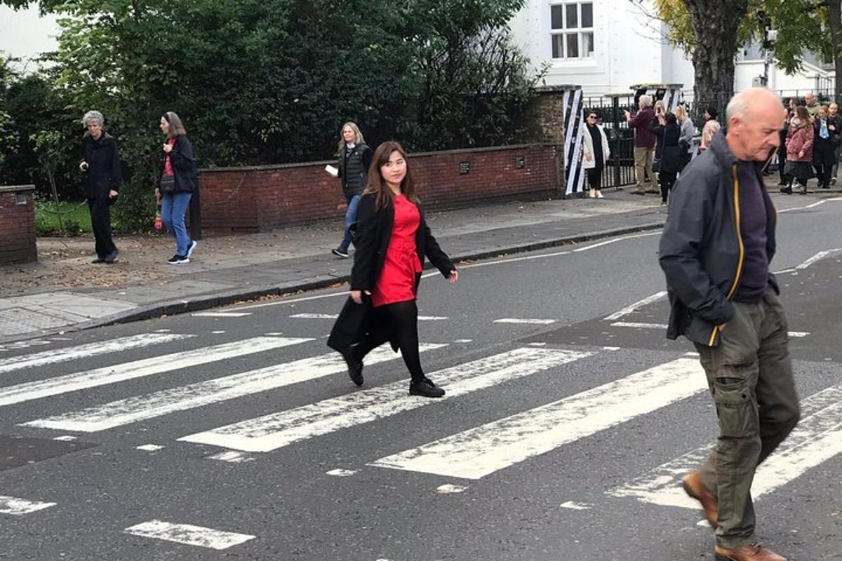 A Beatles London taxi tour and sightseeing experience