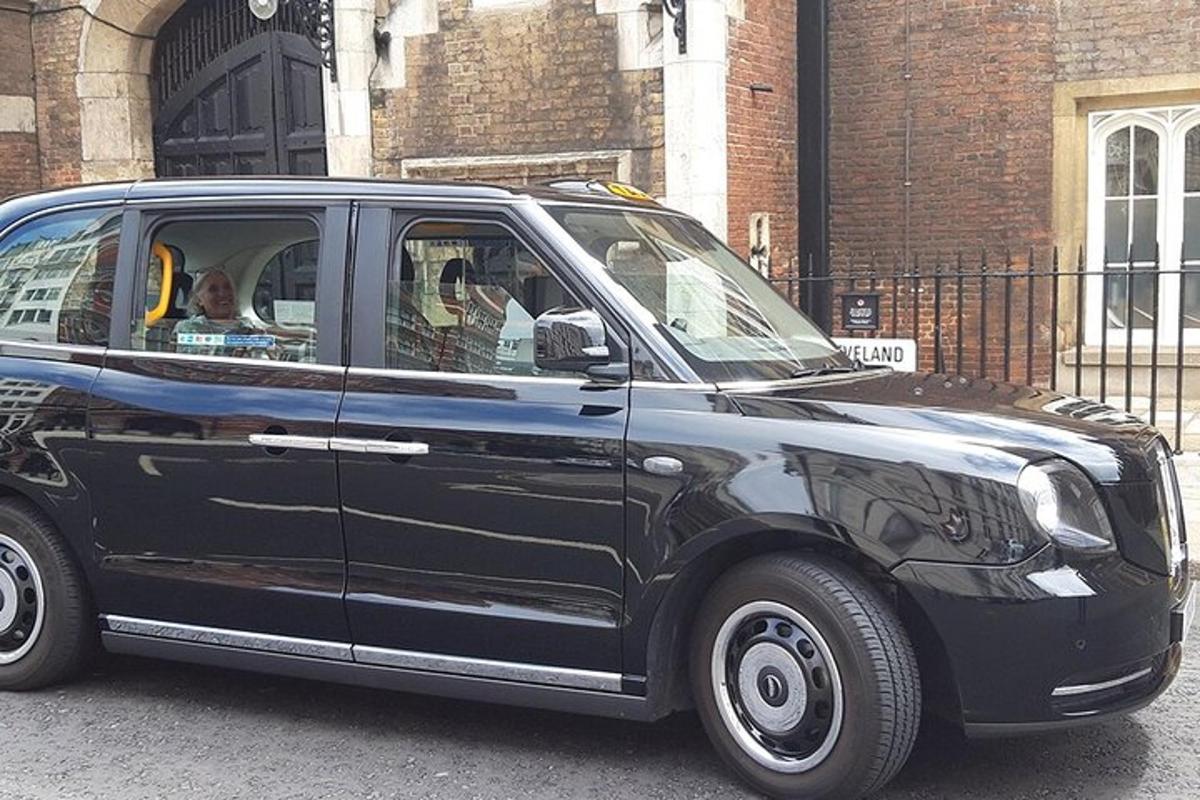 A Royal London Private Taxi Tour