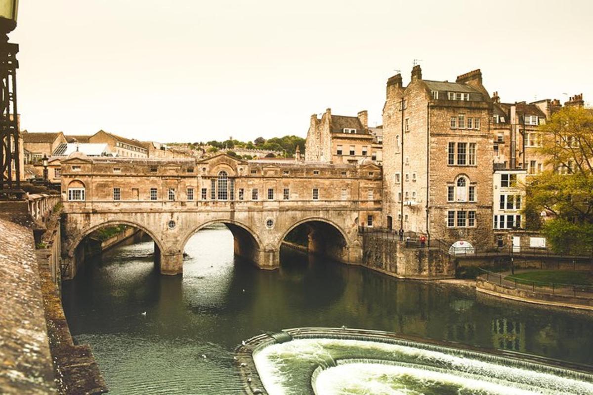 Bath, Avebury and Lacock Village Small-Group Day Tour from London