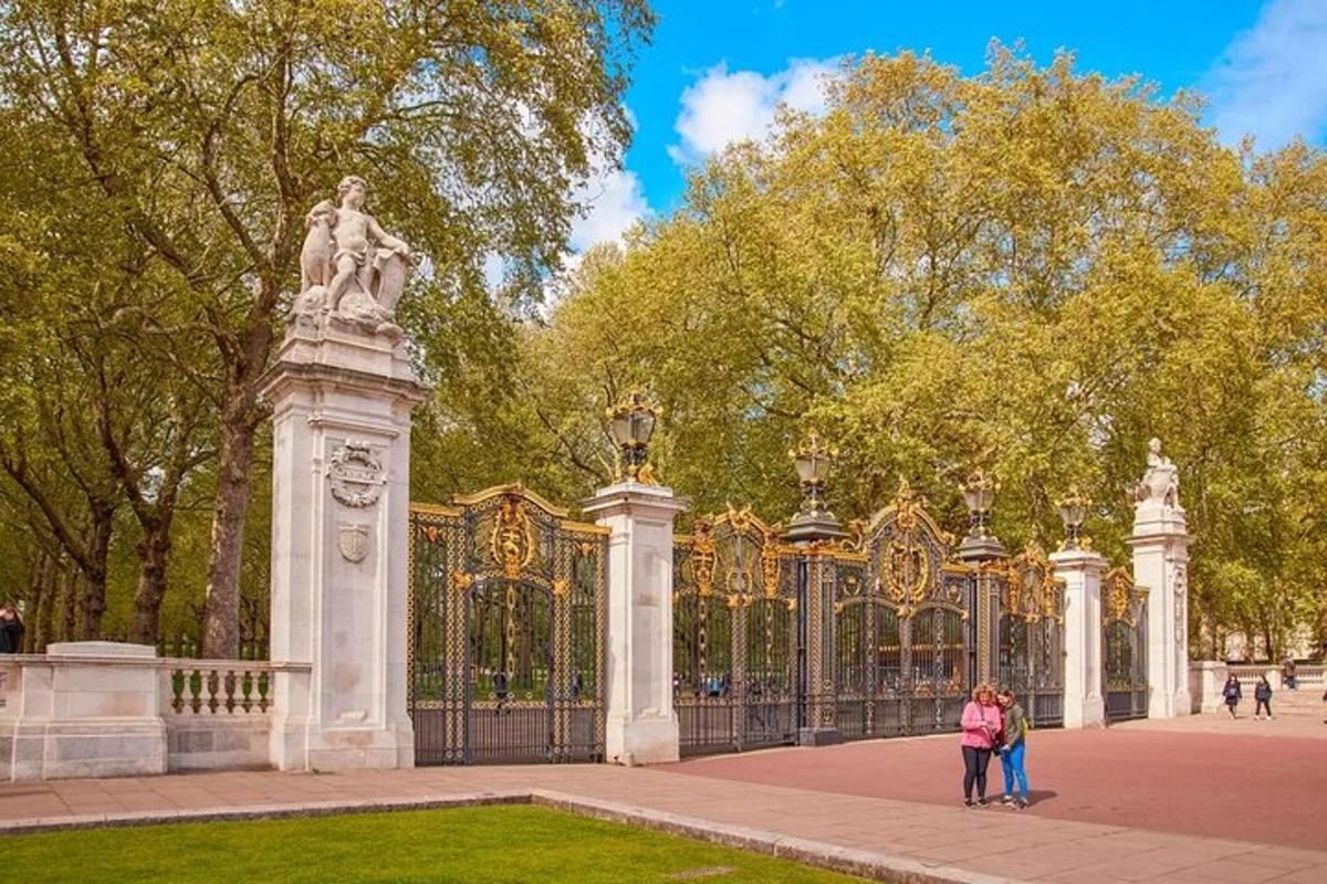 Buckingham Palace & Changing of the Guard Experience