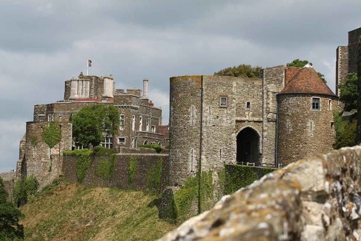 Canterbury Cathedral, Leeds Castle and Dover Castle Private Tour