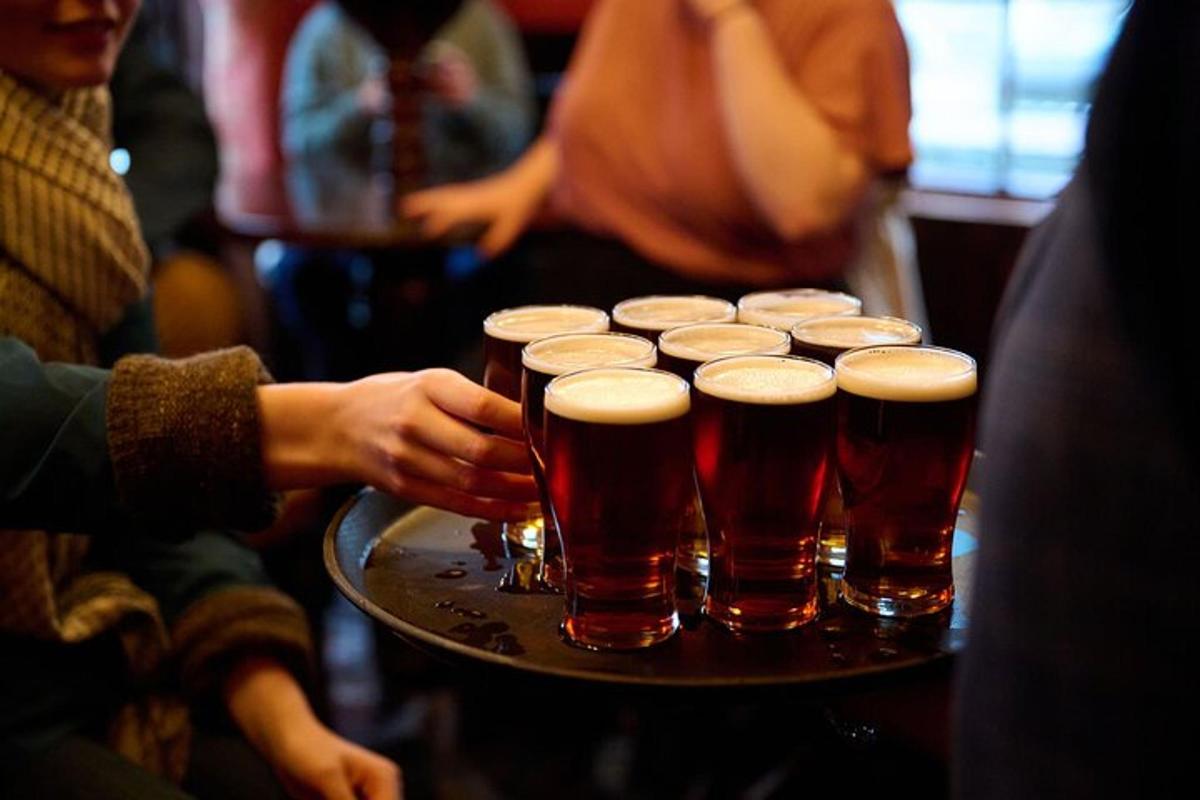 Devour London Historical Pub Tour:Traditional British Food & Ales