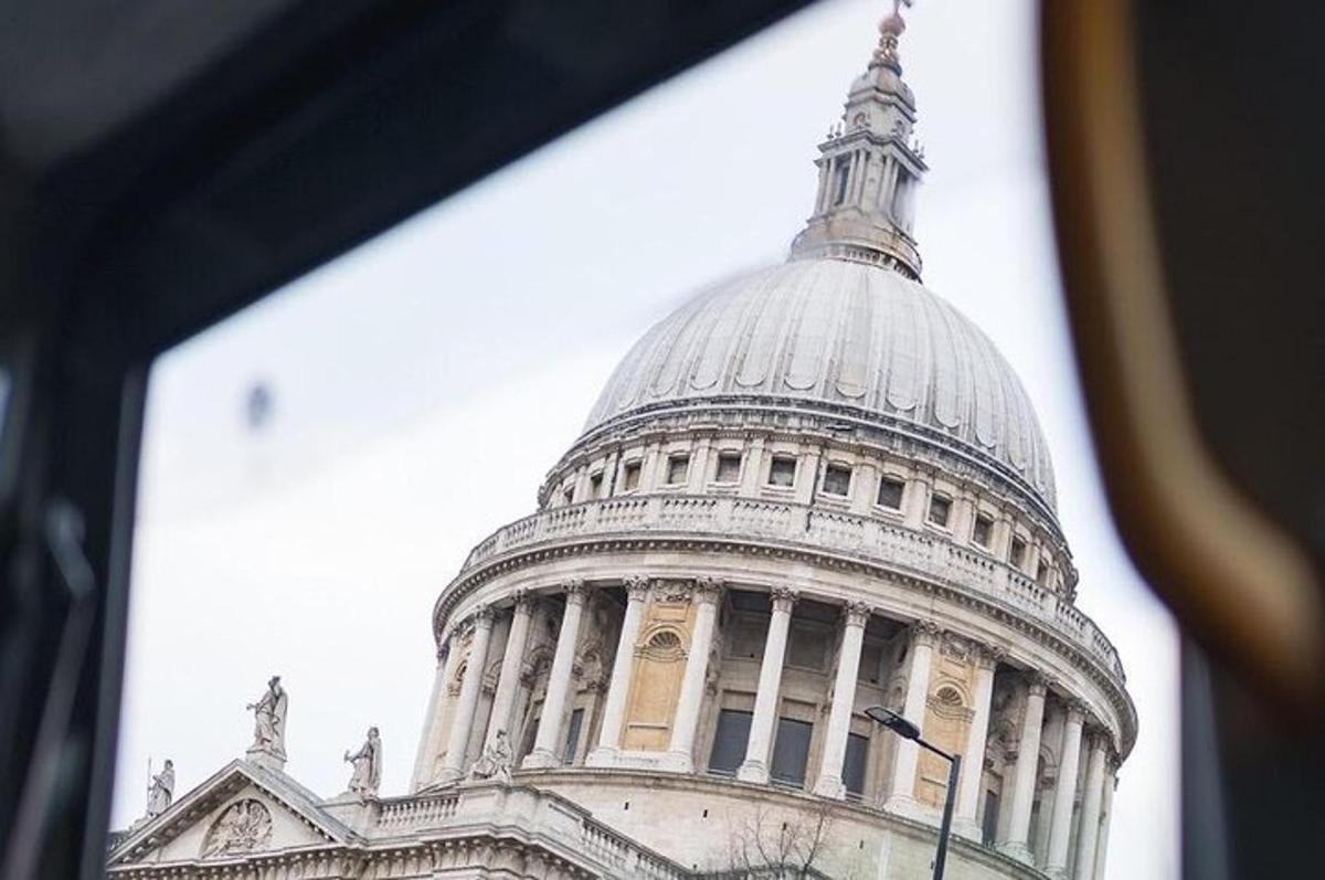 Discover London in a Panoramic Black Cab