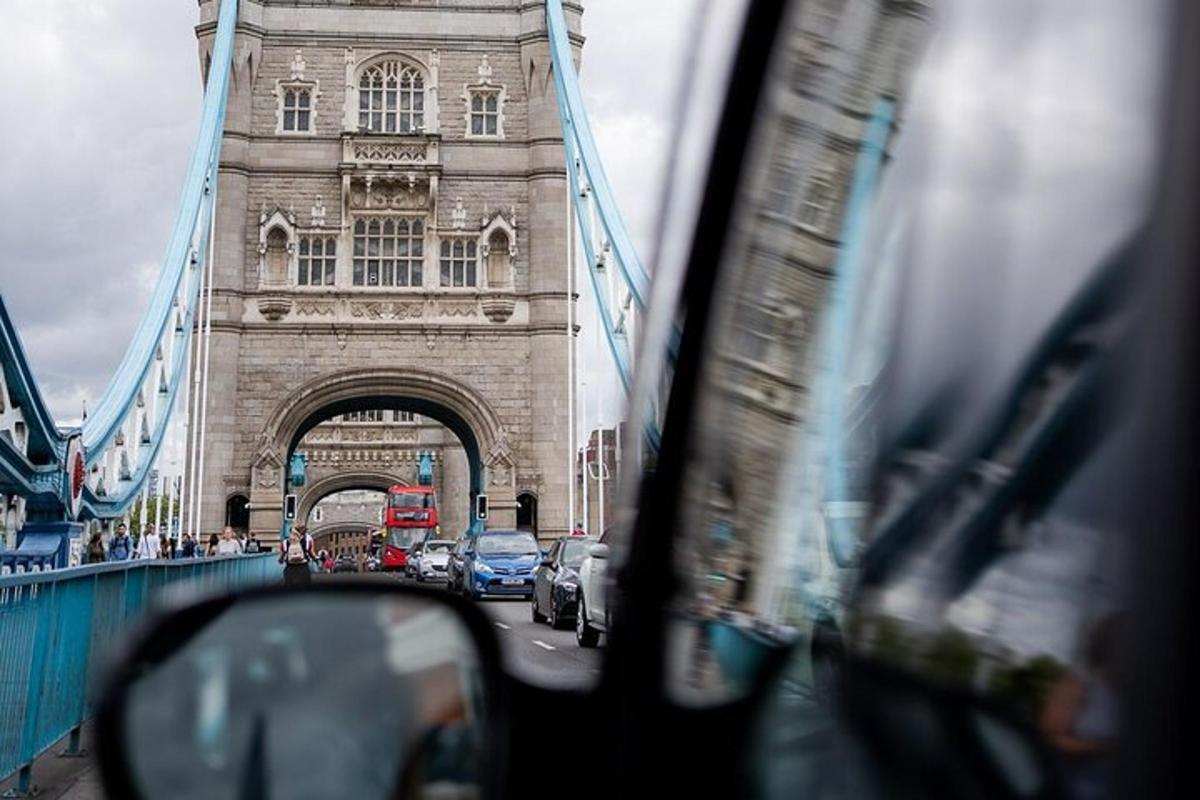 Discover London in a Panoramic Black Cab