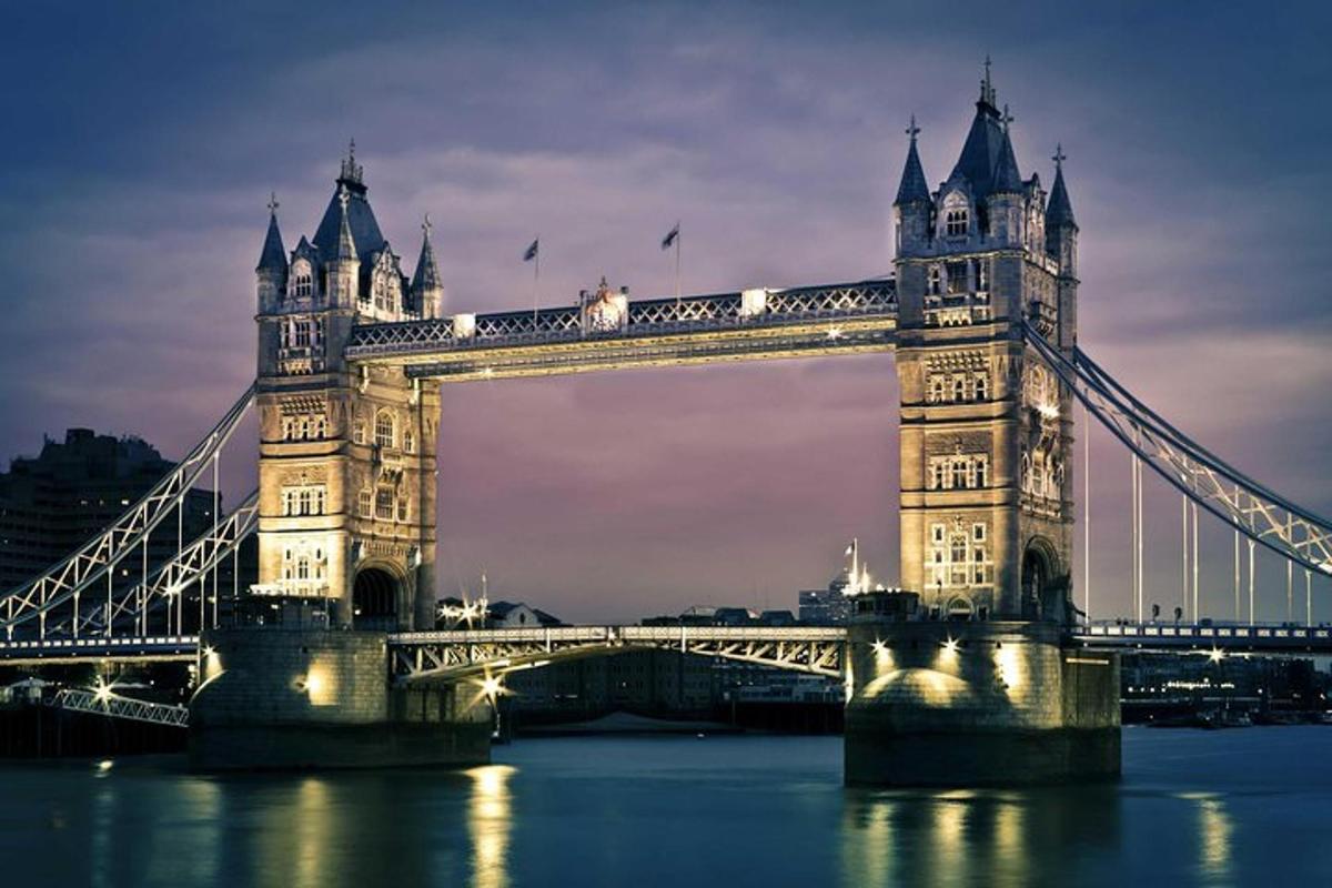 Discover London with your Executive Minivan Hire with Driver