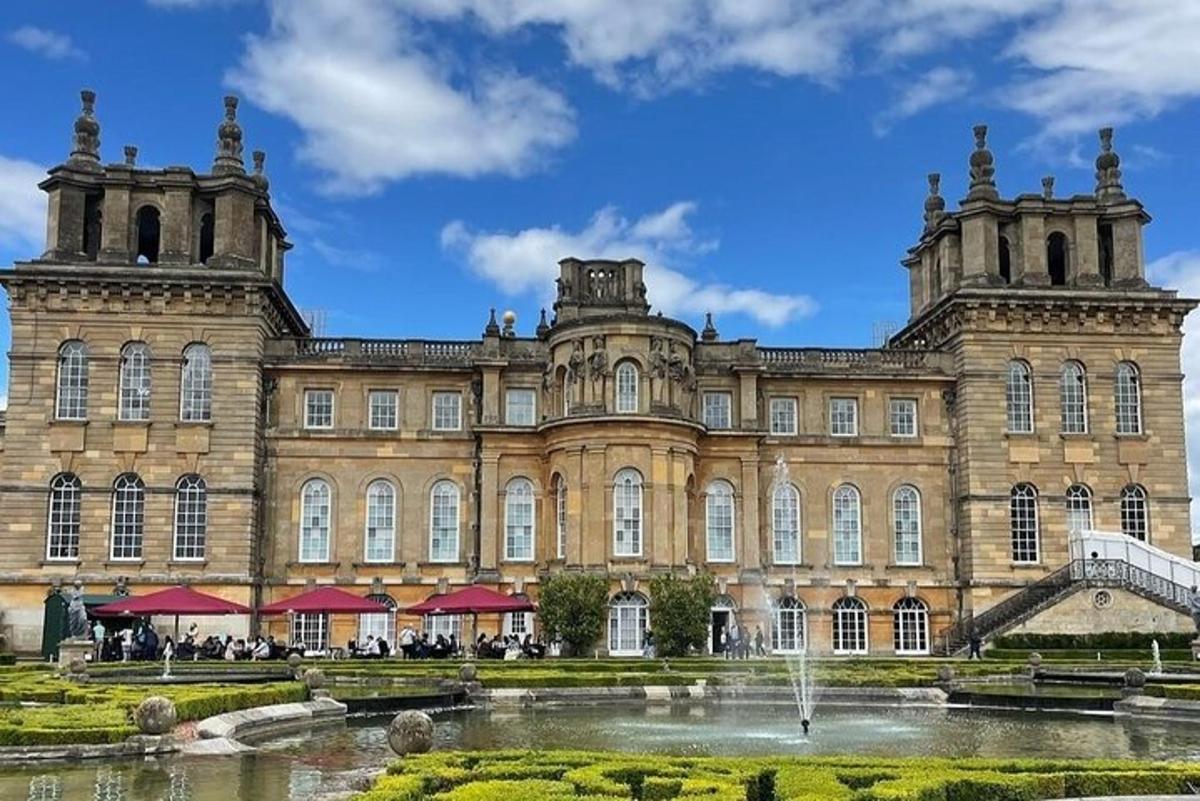 Exclusive Blenheim Palace &Cotswolds Private Day Tour from London