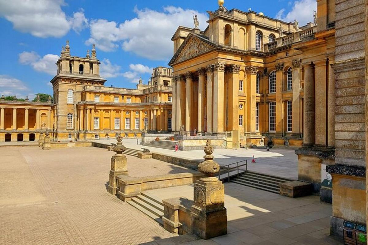 Exclusive Blenheim Palace &Cotswolds Private Day Tour from London