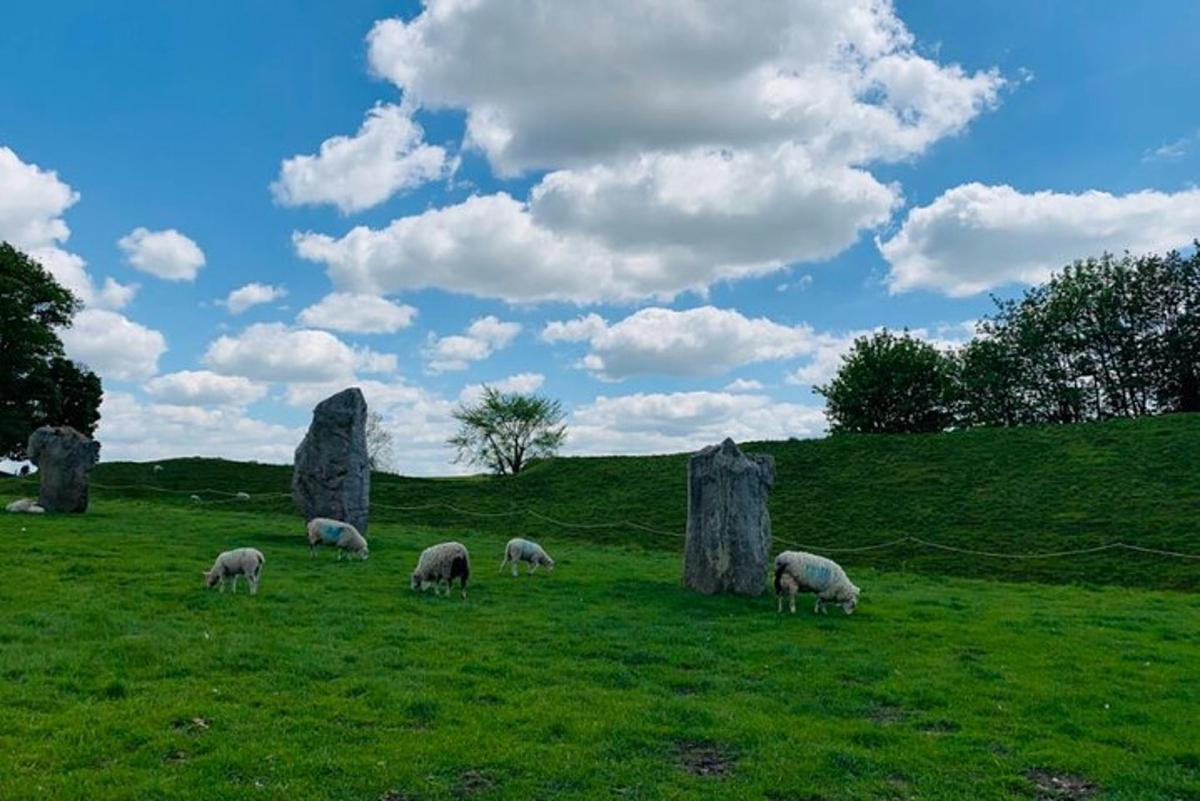 From London: Stonehenge and The Stone Circles of Avebury