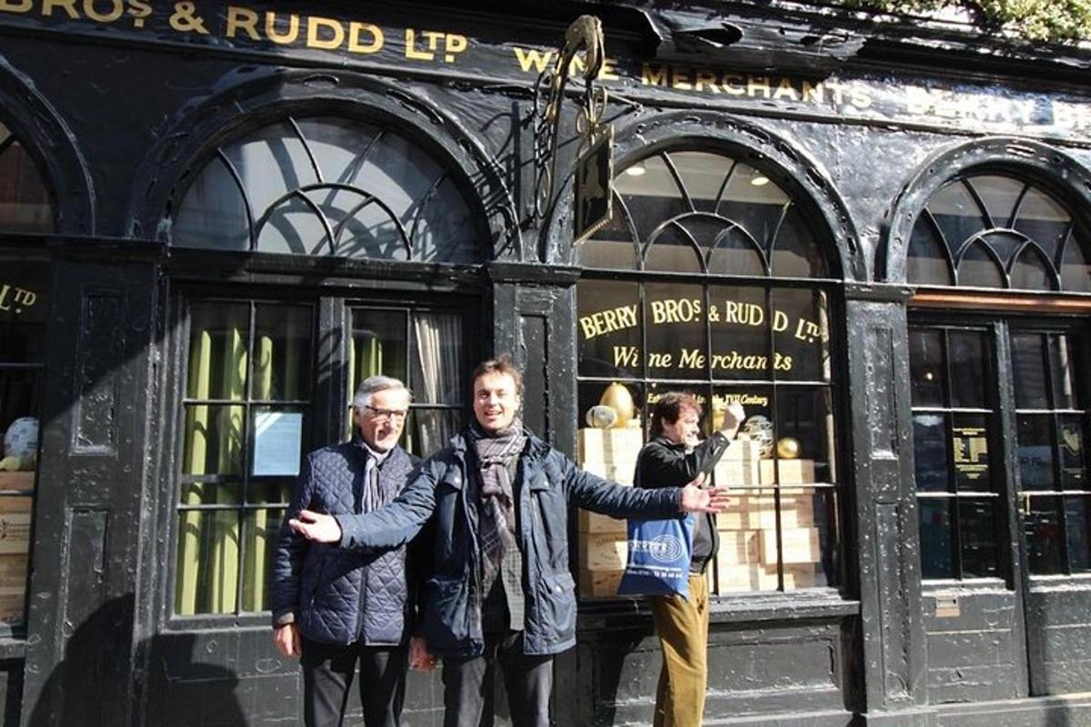 Ghastly Ghosts of Haunted London: Private Tour in a Black Cab